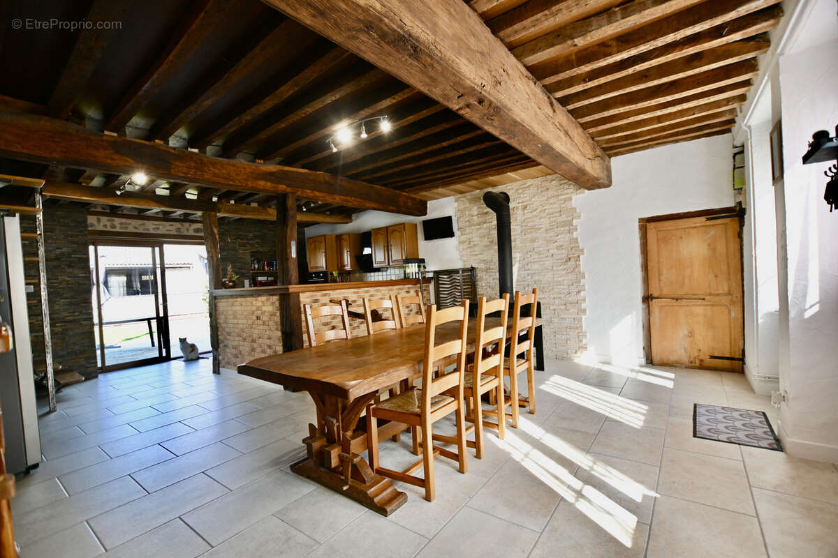 Maison à QUARRE-LES-TOMBES