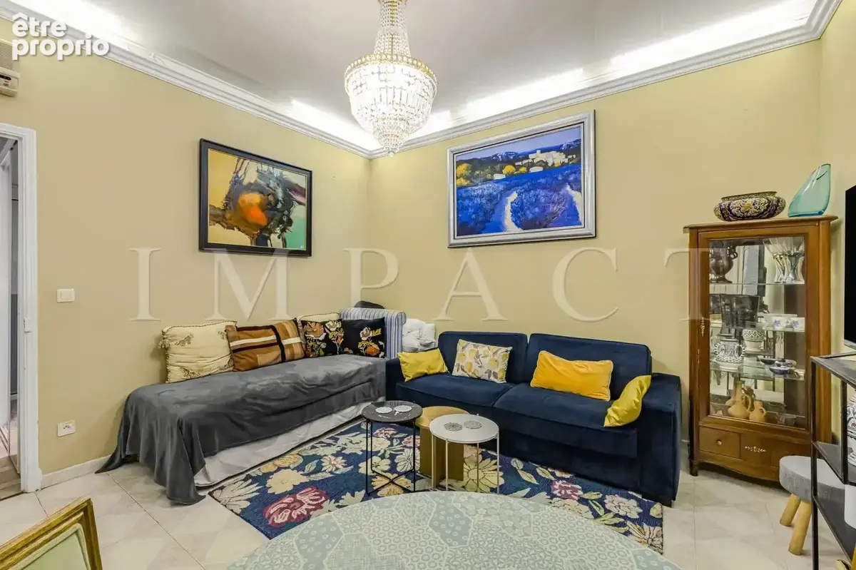 Cannes centre ville Appartement 3 pièces à rénover à vendre - photo 3