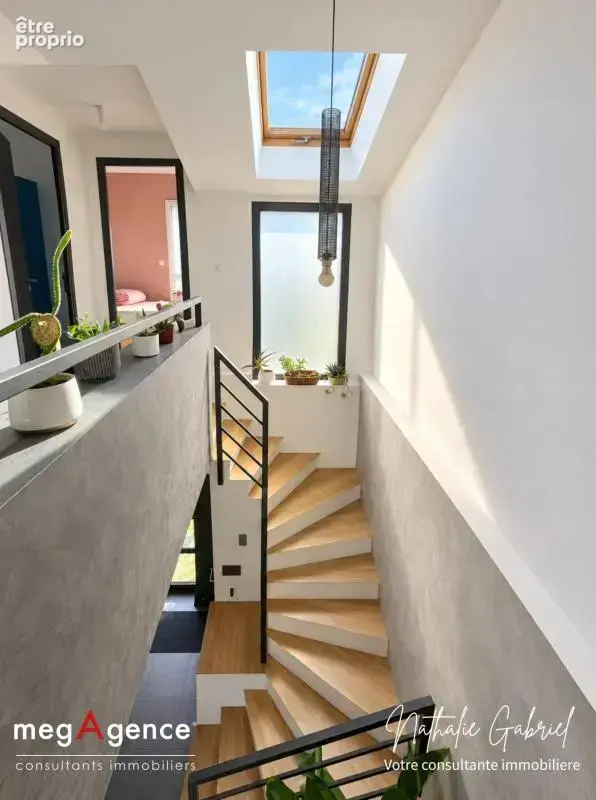 Un air de vacances à Angers avec cette villa de 6 chambres sur 203 m2 ! - photo 9