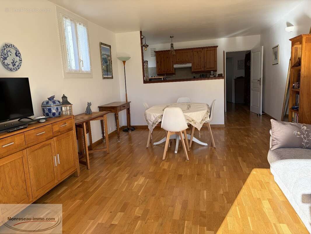 Appartement à GREOLIERES
