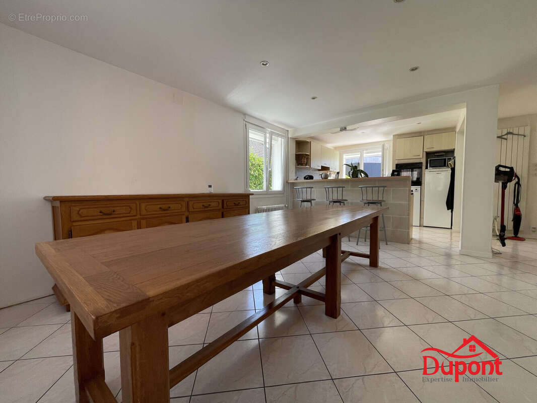 Maison 160 m² à Saint-Quentin  - photo 6