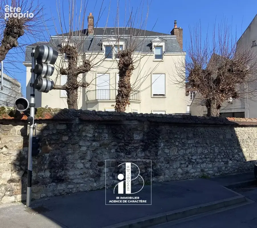 Melun immeuble en toute propriete libre de 402 m² avec ascenceur et parking privatif - photo 4