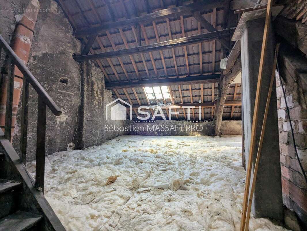 Appartement 325 m² à Cosne-Cours-Sur-Loire  - photo 4
