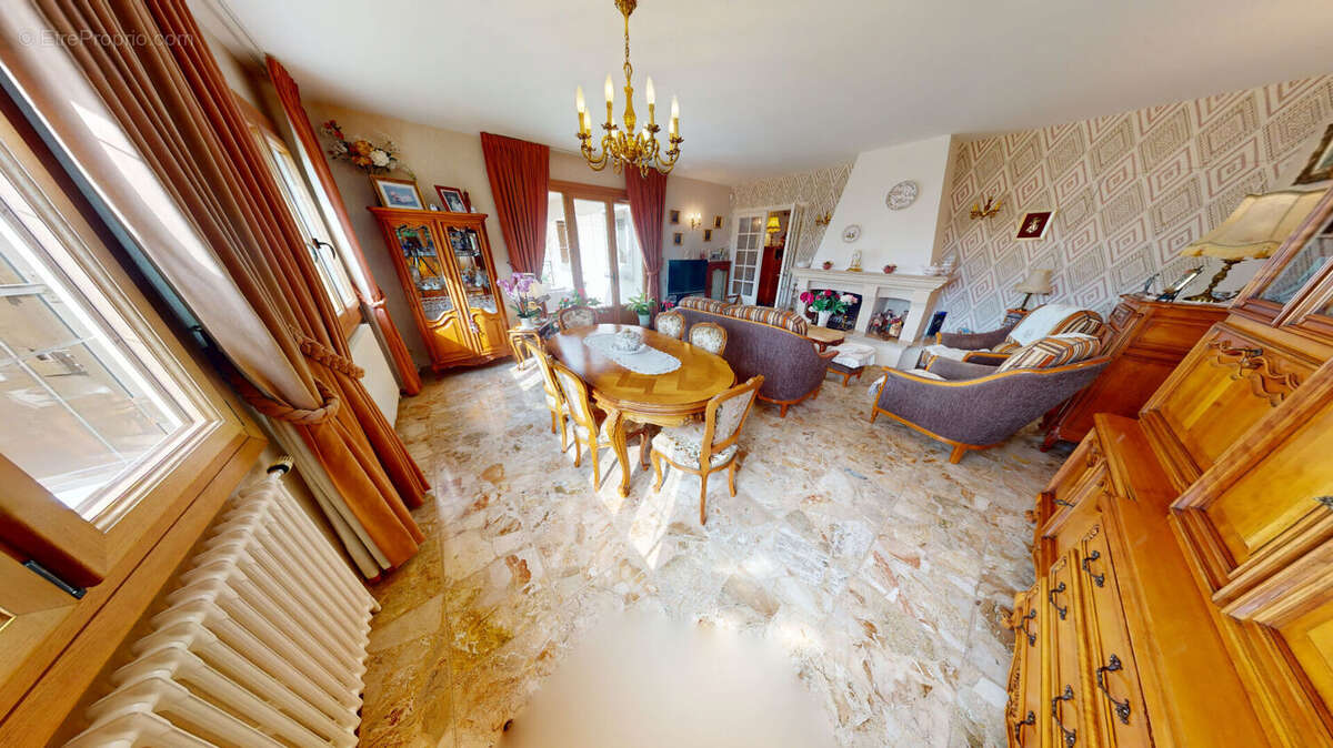 Maison Saint Mard 5 pièce(s) 249 m2 utiles - photo 3