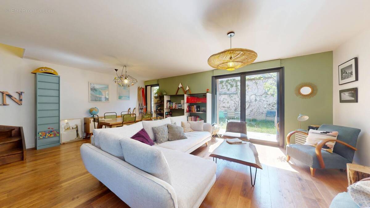 Maison à SATHONAY-CAMP