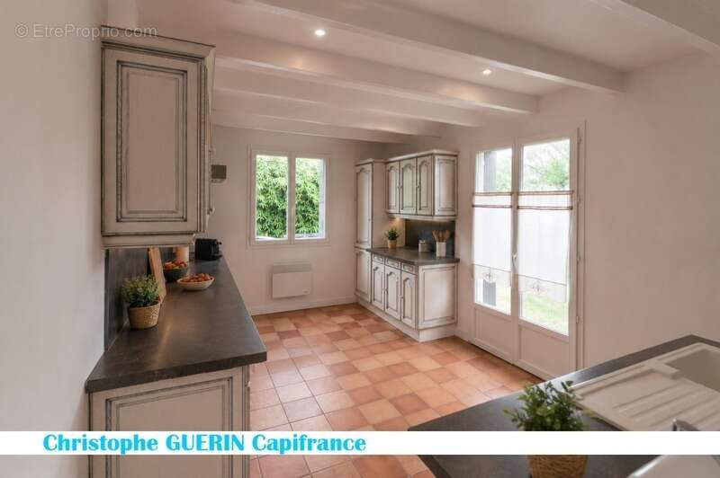 À vendre – Belle maison familiale avec jardin et espace bien-être à Châteaubernard - photo 3
