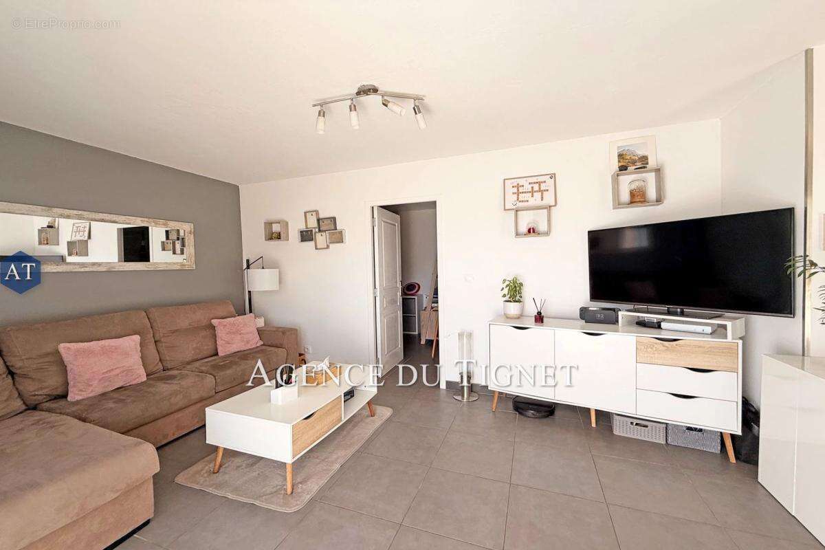 Appartement à PEYMEINADE