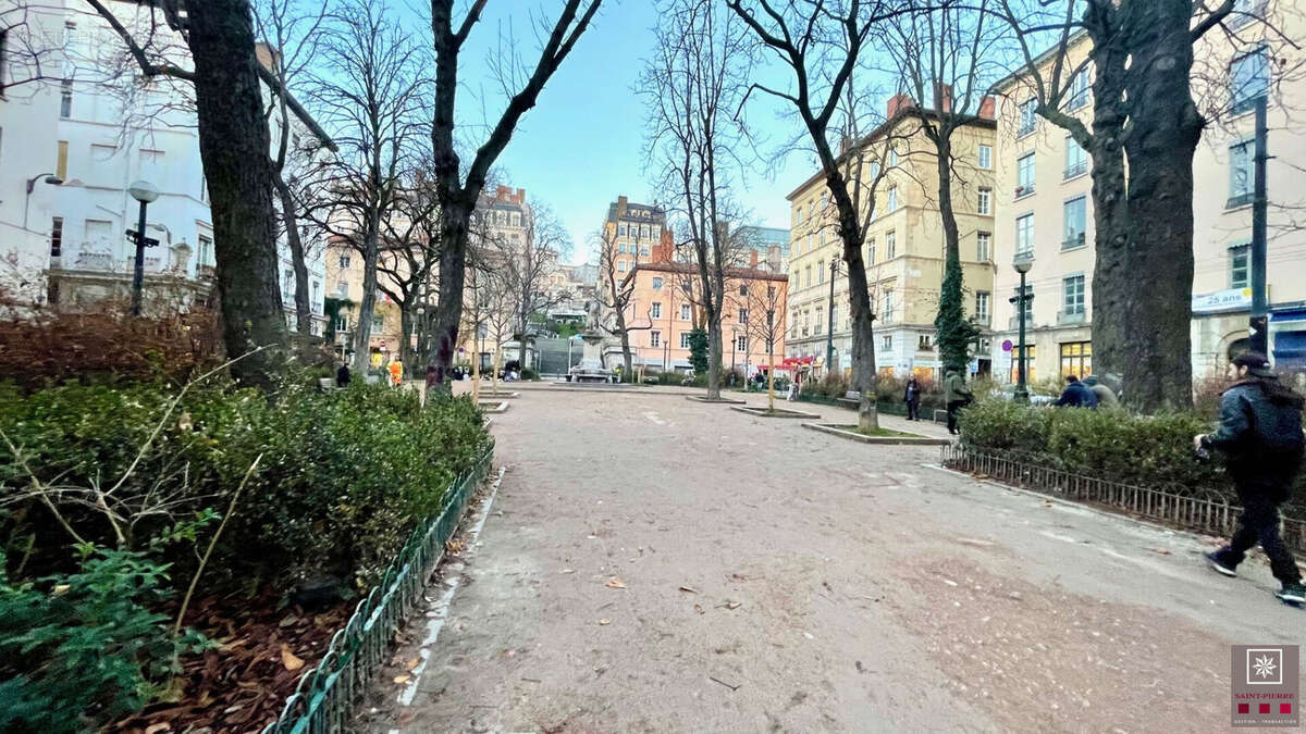Commerce à LYON-1E