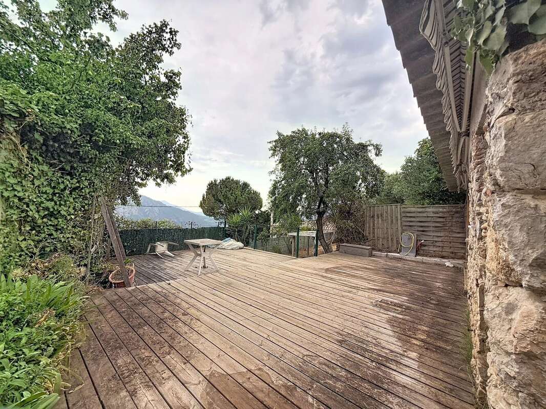 Bonson - Maison de village avec Jardin non attenant - photo 15