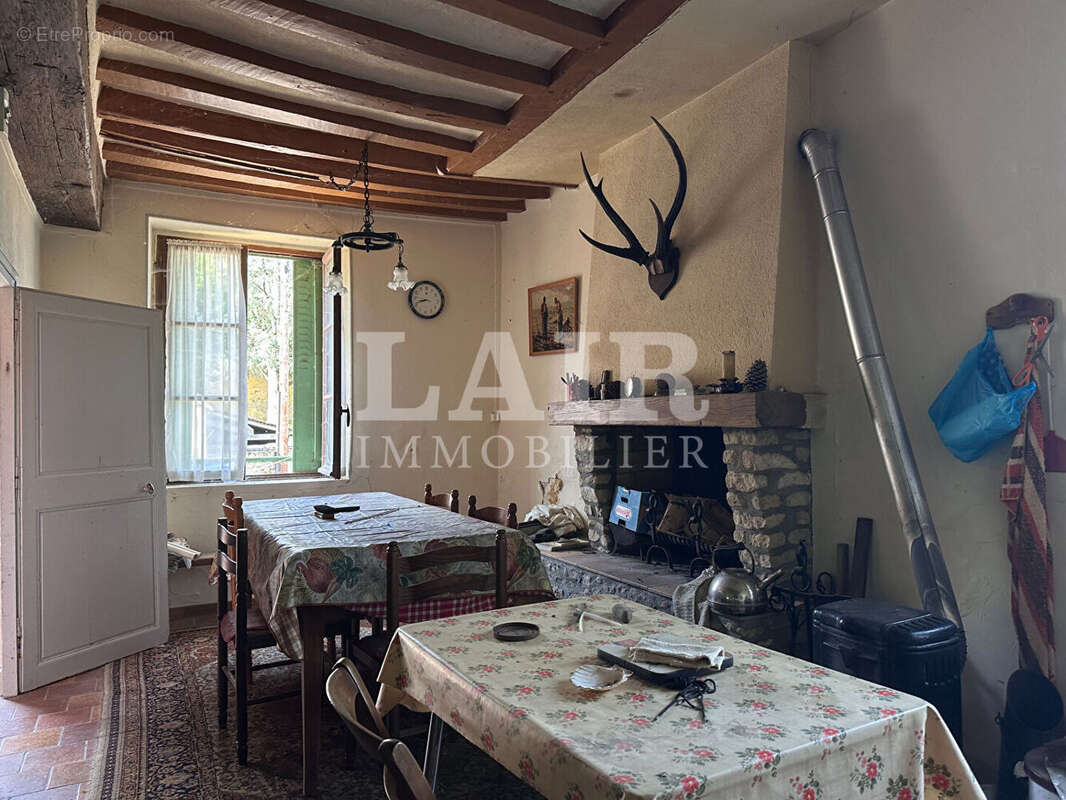Maison de bourg au calme à rénover - B15276 - photo 7