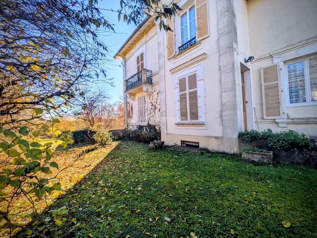 Maison à NEUFCHATEAU