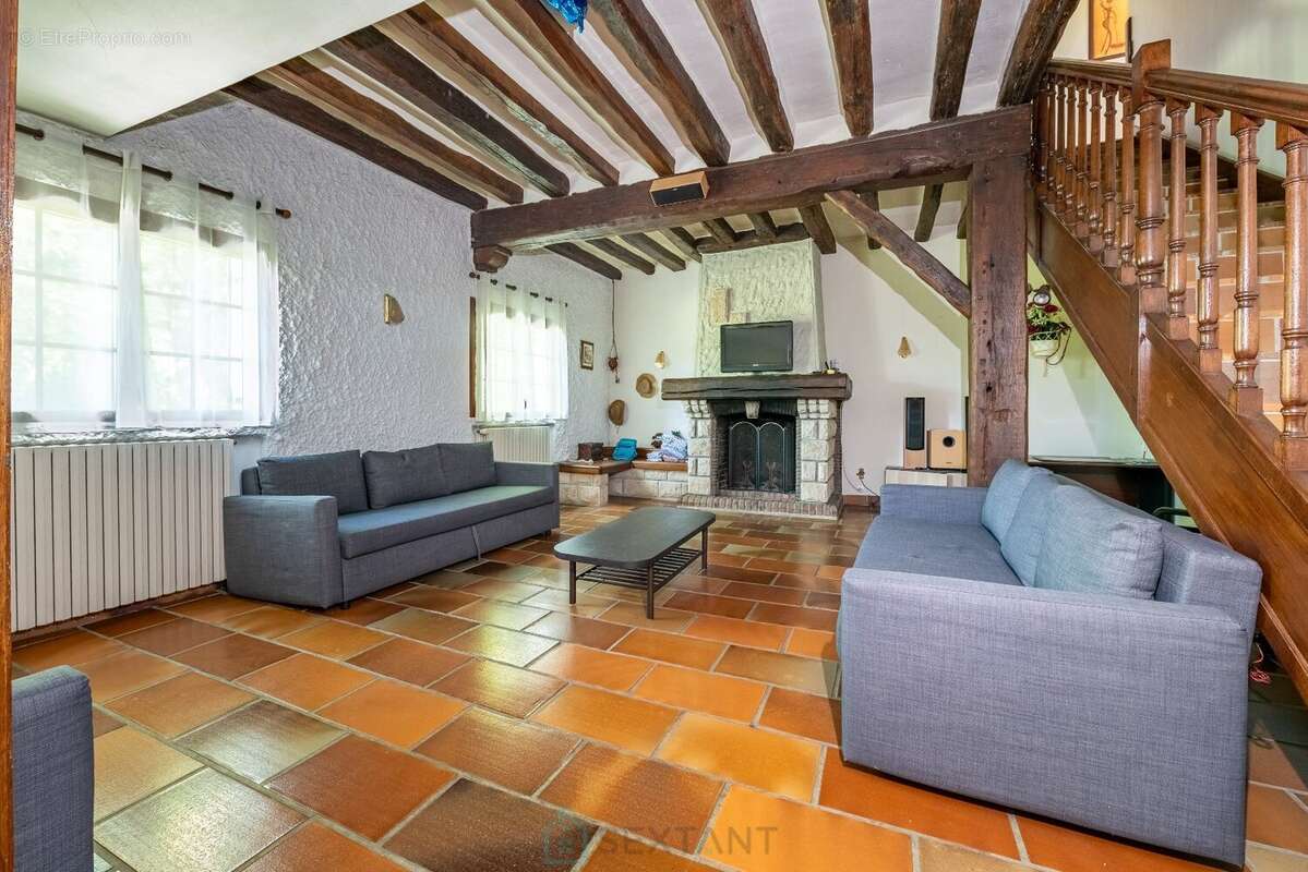 Maison à NANTEAU-SUR-LUNAIN