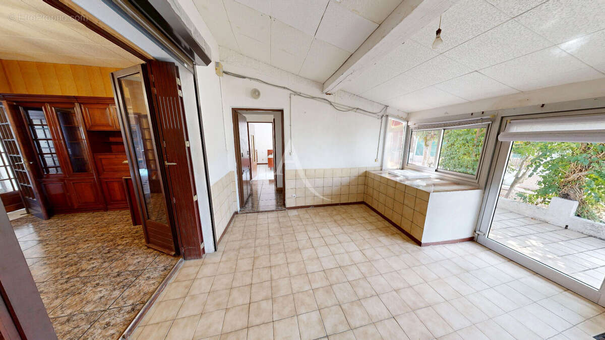 Maison d'habitation en centre ville - photo 7