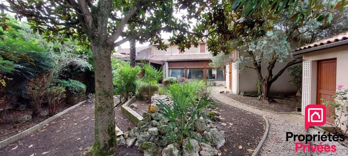 Propriété avec 3 logements Le Mas D Agenais + jardin japonais + garage - photo 7
