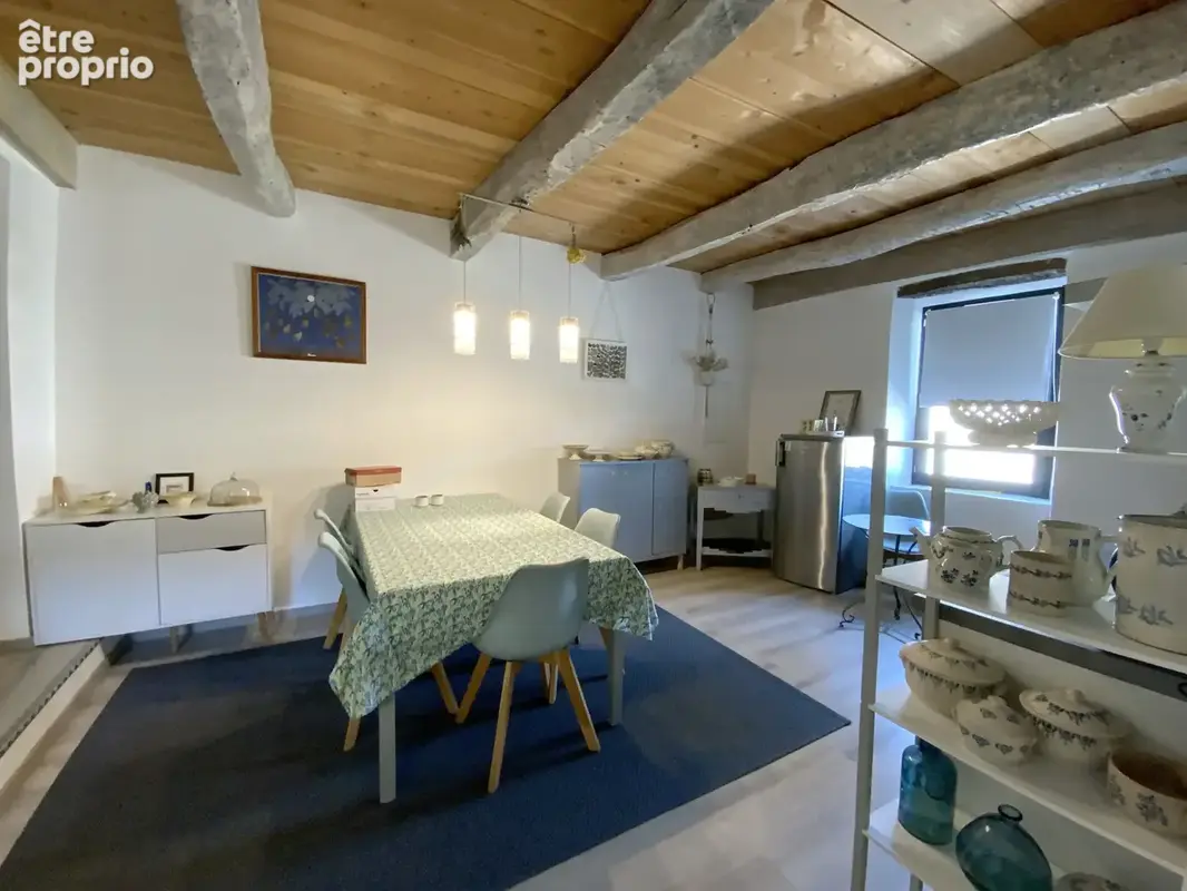 Maison de village en pierre avec cour et garage. - photo 7
