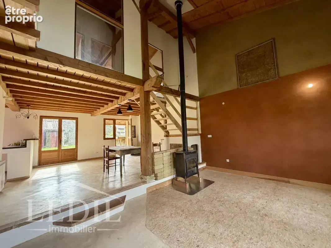 Maison de village écologique avec terrain et dépendance - photo 3