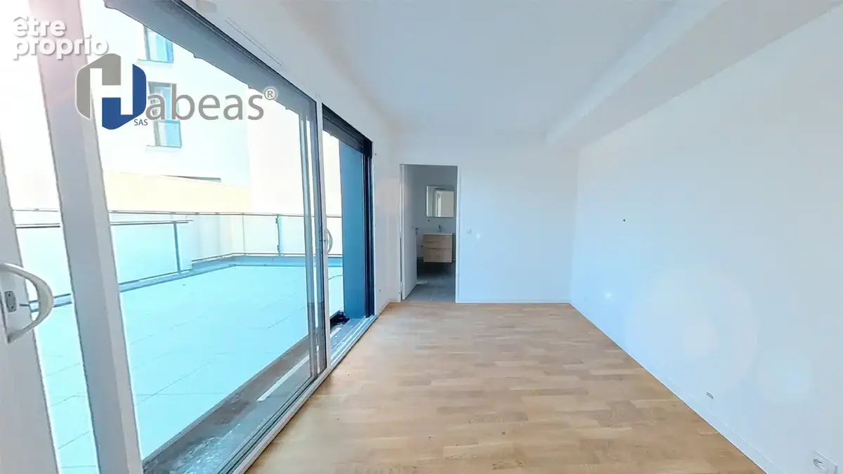 Attique d'Exception : T5 de 95.60 m² avec Terrasse Plein Ciel de 65.60m², Parkings  et cave - photo 5