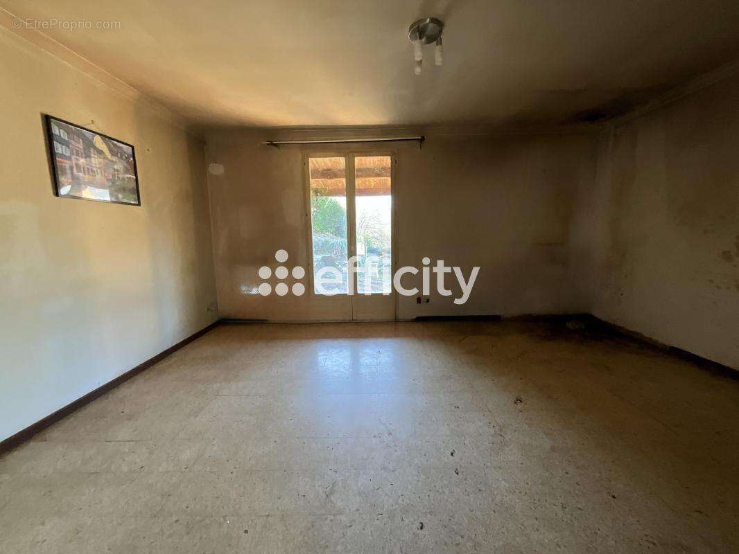 Maison 63 m² à Saint-Priest  - photo 8