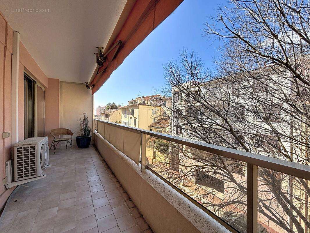 Appartement à LE CANNET