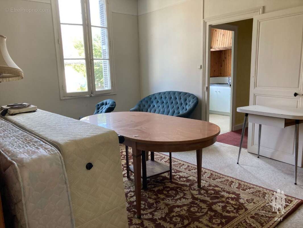 Appartement à YZEURES-SUR-CREUSE