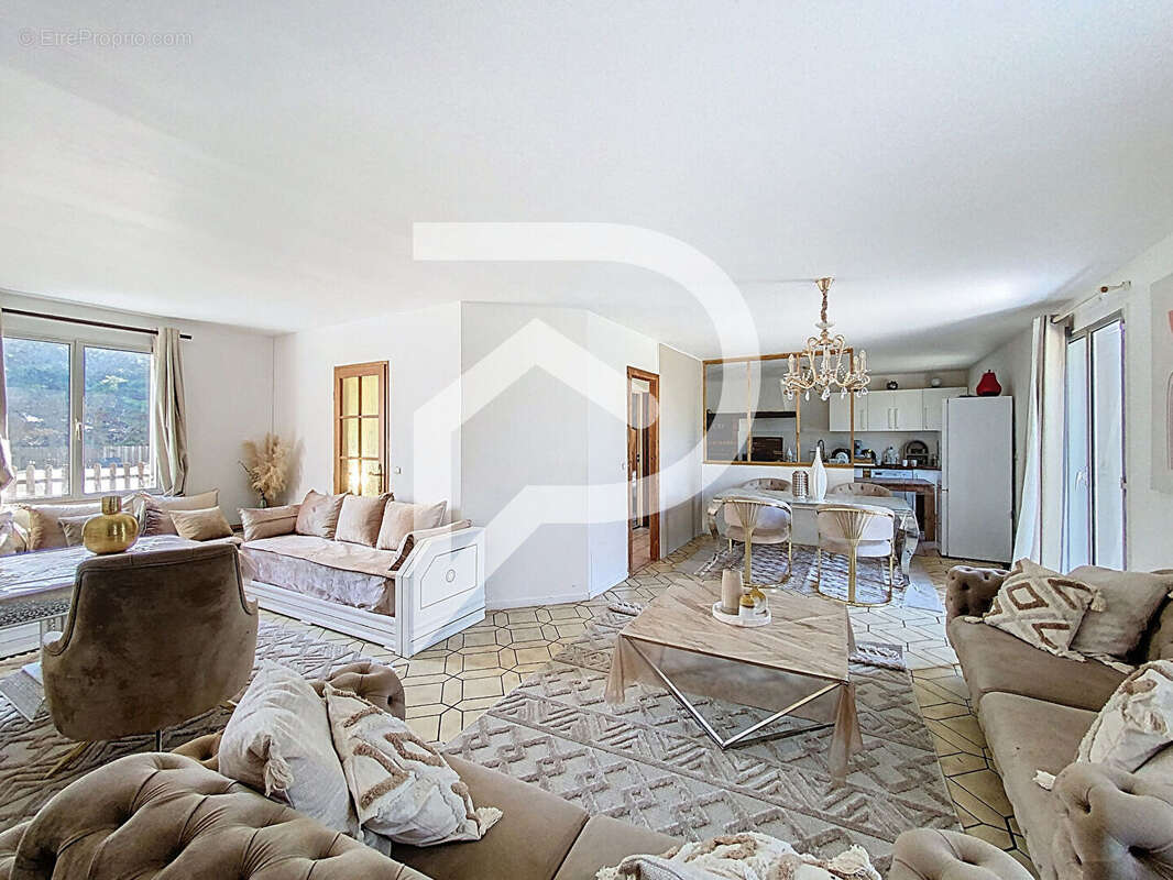 Maison à VERT-EN-DROUAIS