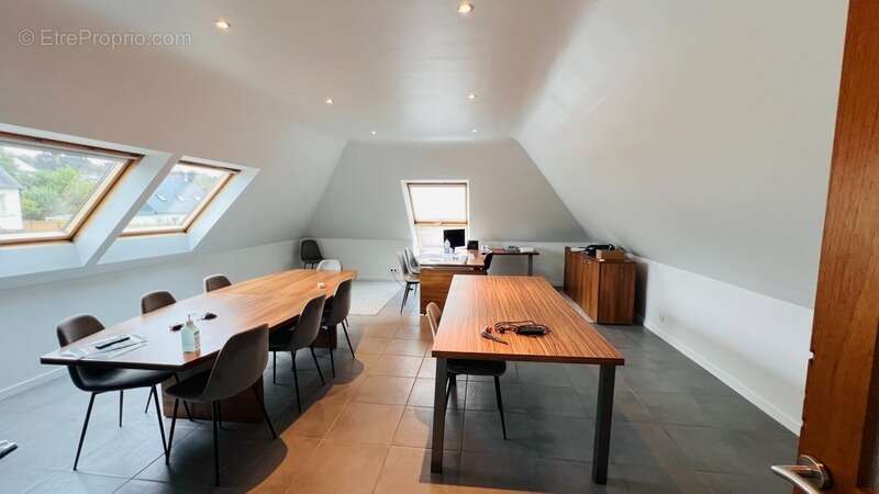 Local/bureau à vendre QUIMPER - 670 m² - Parking  Quartier Ty Pont Kerroué - photo 4