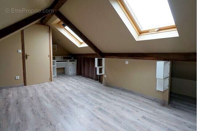 Appartement à MEZIERES-SUR-SEINE