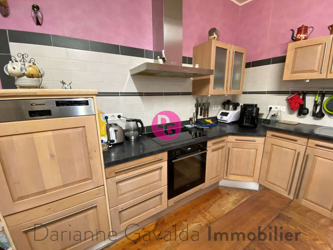 Maison à DECAZEVILLE