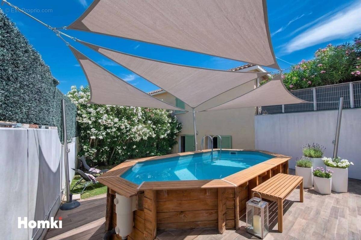 Maison à CHATEAUNEUF-LES-MARTIGUES