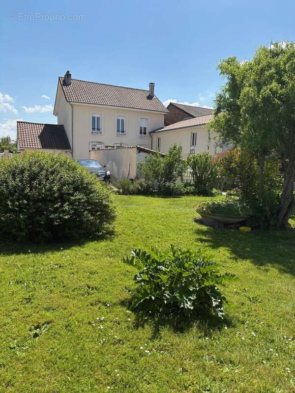 Maison à SAINT-JUNIEN