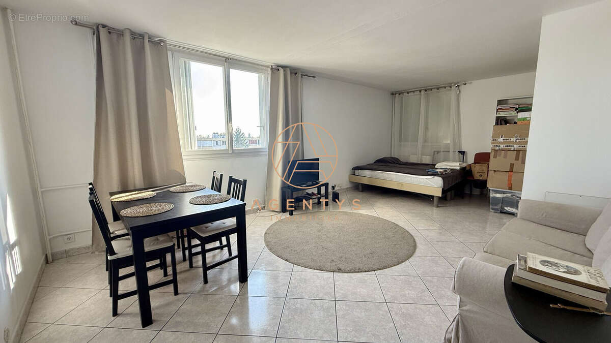 Appartement à LE PLESSIS-TREVISE