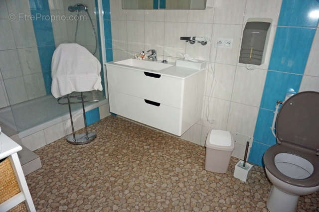 Commerce à JALIGNY-SUR-BESBRE