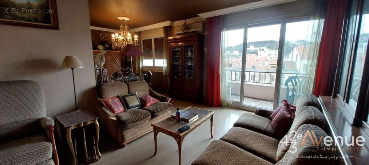 Appartement à SAINT-ETIENNE