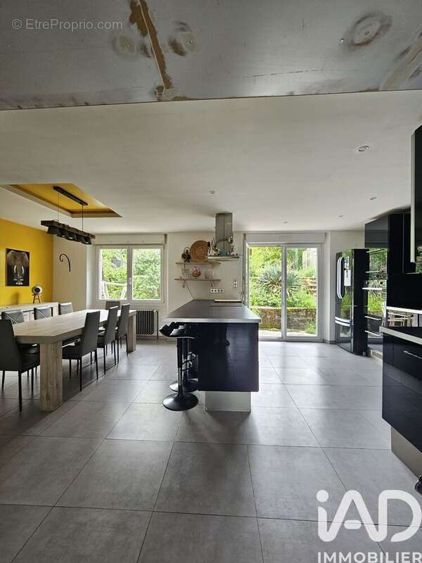 Maison 101 m² à Cons-La-Grandville  - photo 4