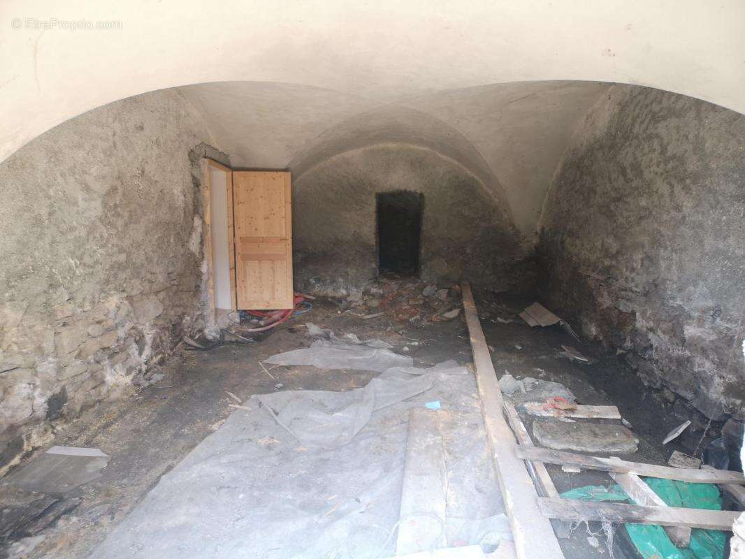 Maison à LA SALLE-EN-BEAUMONT