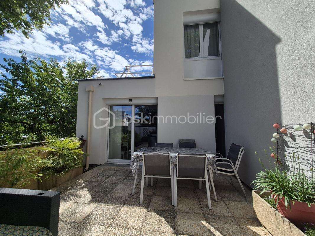 Appartement à COURCOURONNES