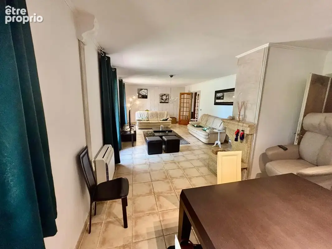 Proche GRIGNAN ,Belle Villa avec piscine, jardin et garage. - photo 8