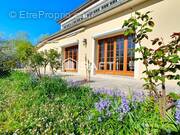 Photo 1 - Maison à VENEUX-LES-SABLONS