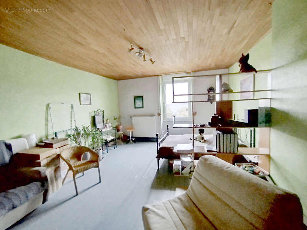 Maison à SAINT-JULIEN