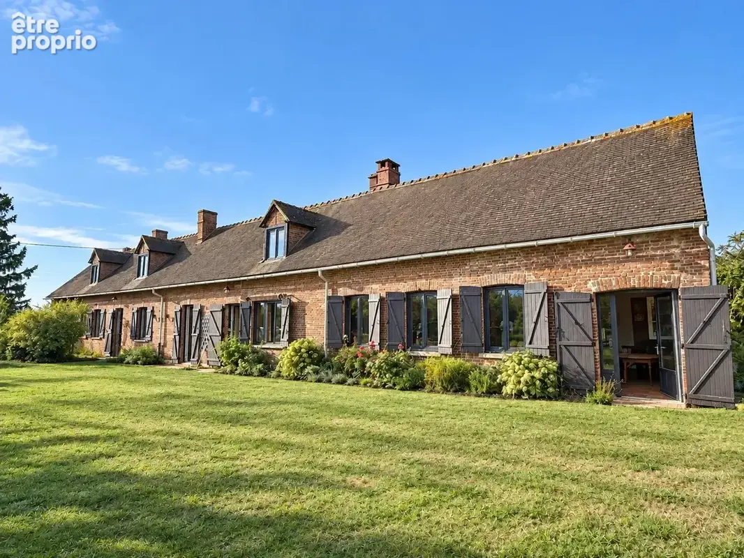 Magnifique longère F8 de 260 m2 avec Dépendances - photo 1