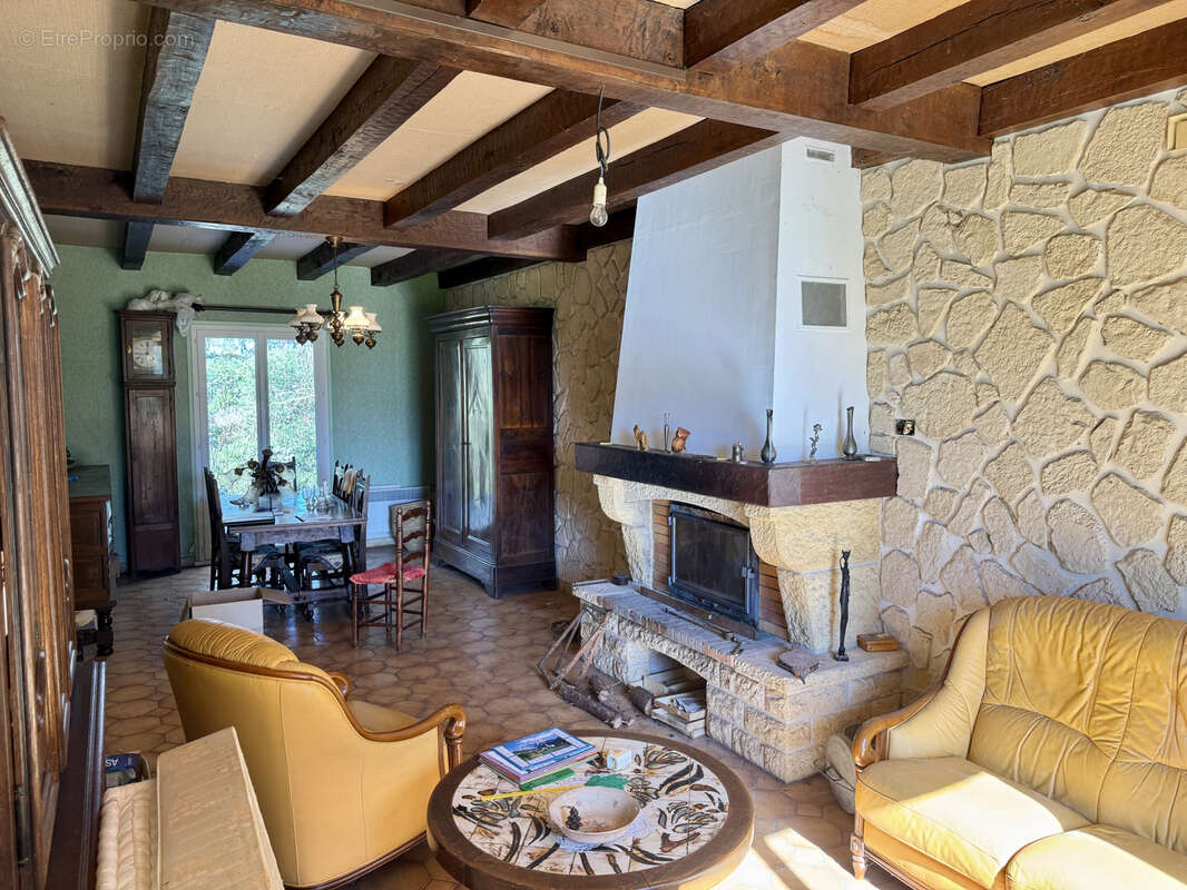Maison à VARETZ