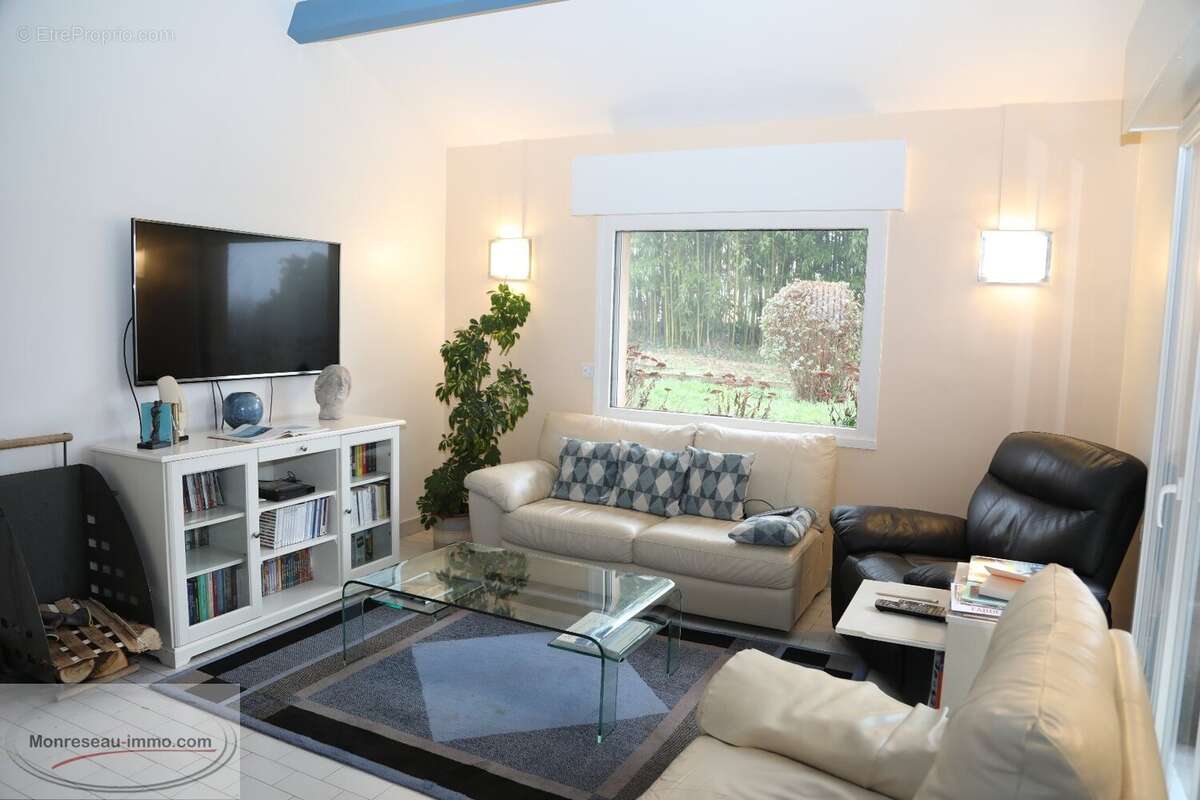 Maison à CHEVAGNY-LES-CHEVRIERES