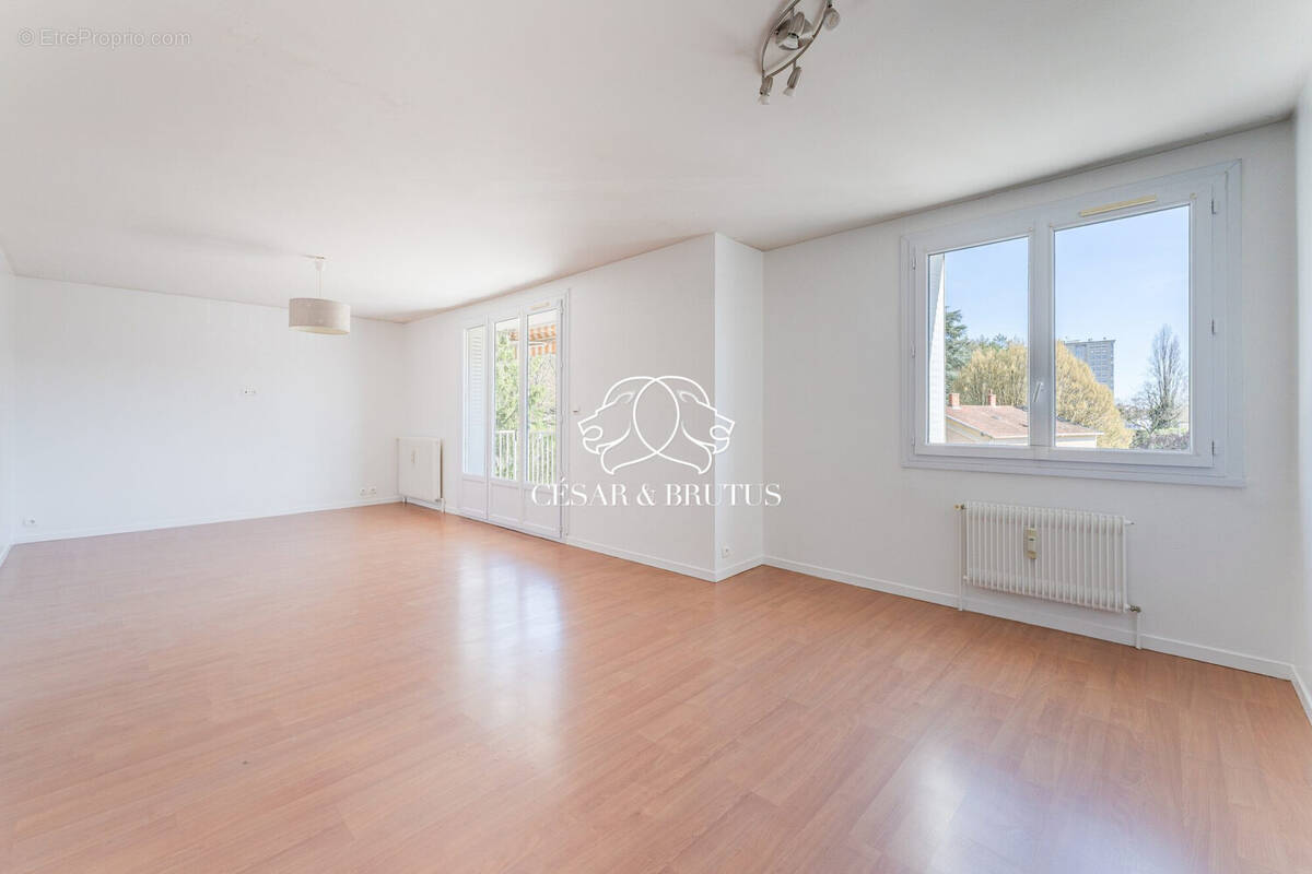 Appartement à OULLINS