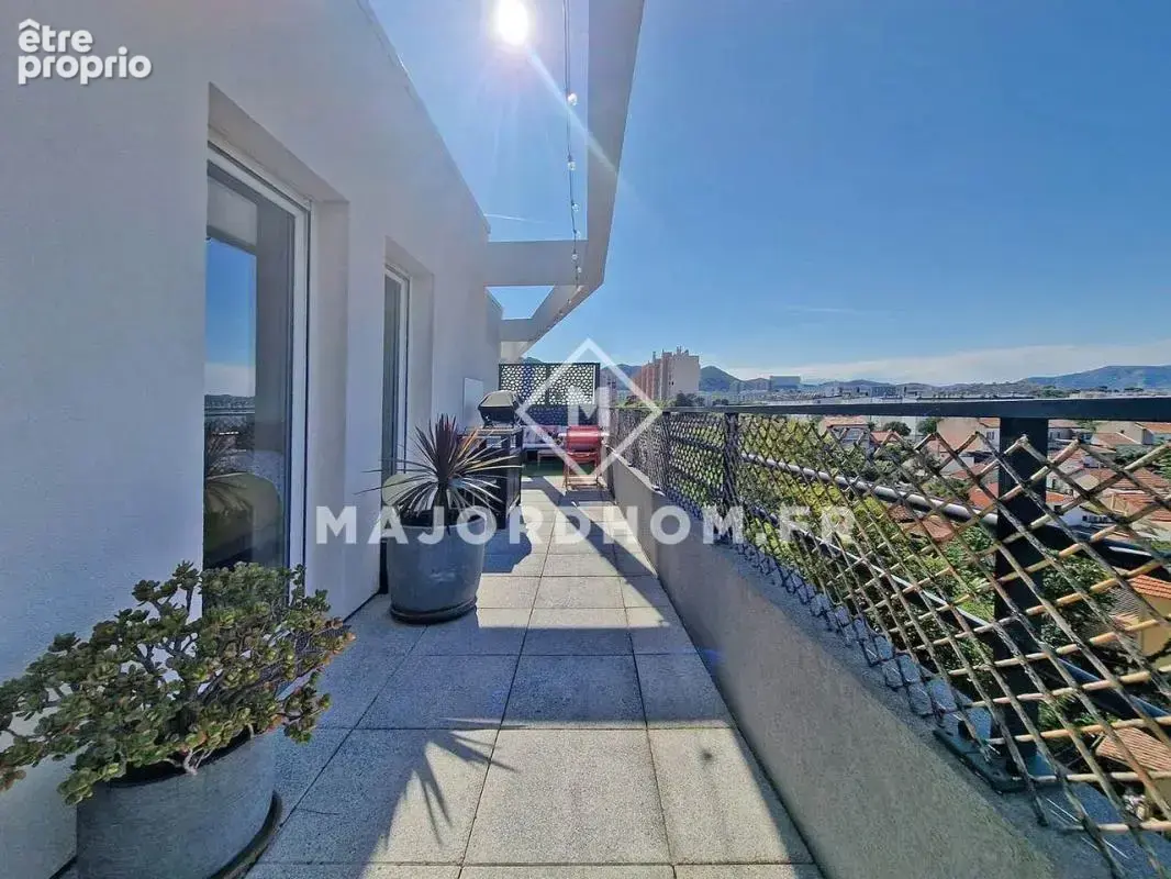 Vente Type 4 dernier étage terrasse de 35 m2 calme vue dégagée 13010 - photo 4