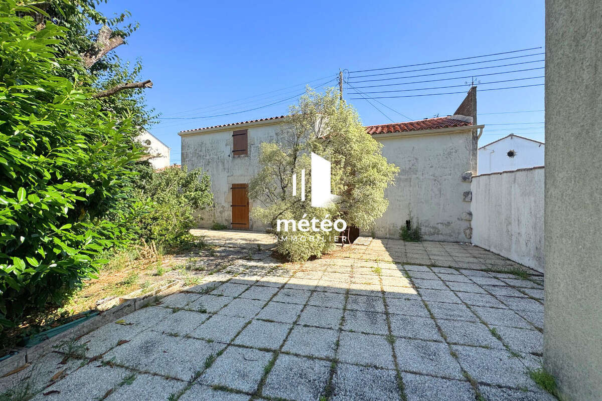 Maison Lucon 9 pièce(s) 190 m2 - photo 10