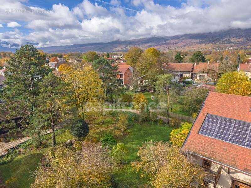Maison à SAINT-GENIS-POUILLY