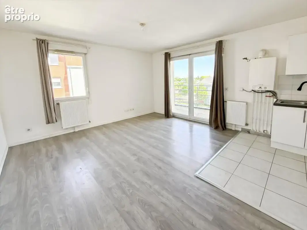  Coup de Cœur à Saint-Pryvé : Appartement T2 avec Terrasse & Parking !  - photo 2