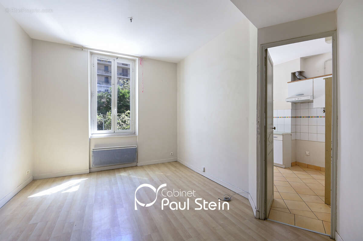 Appartement à MARSEILLE-4E