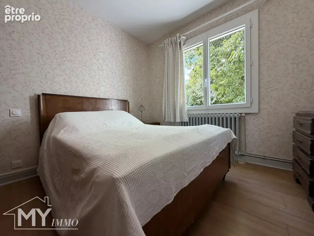 VÉLINES - Maison de plain-pied avec 3 chambres - photo 10