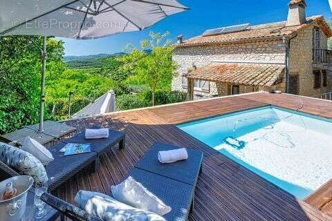 Maison à MONTAUROUX